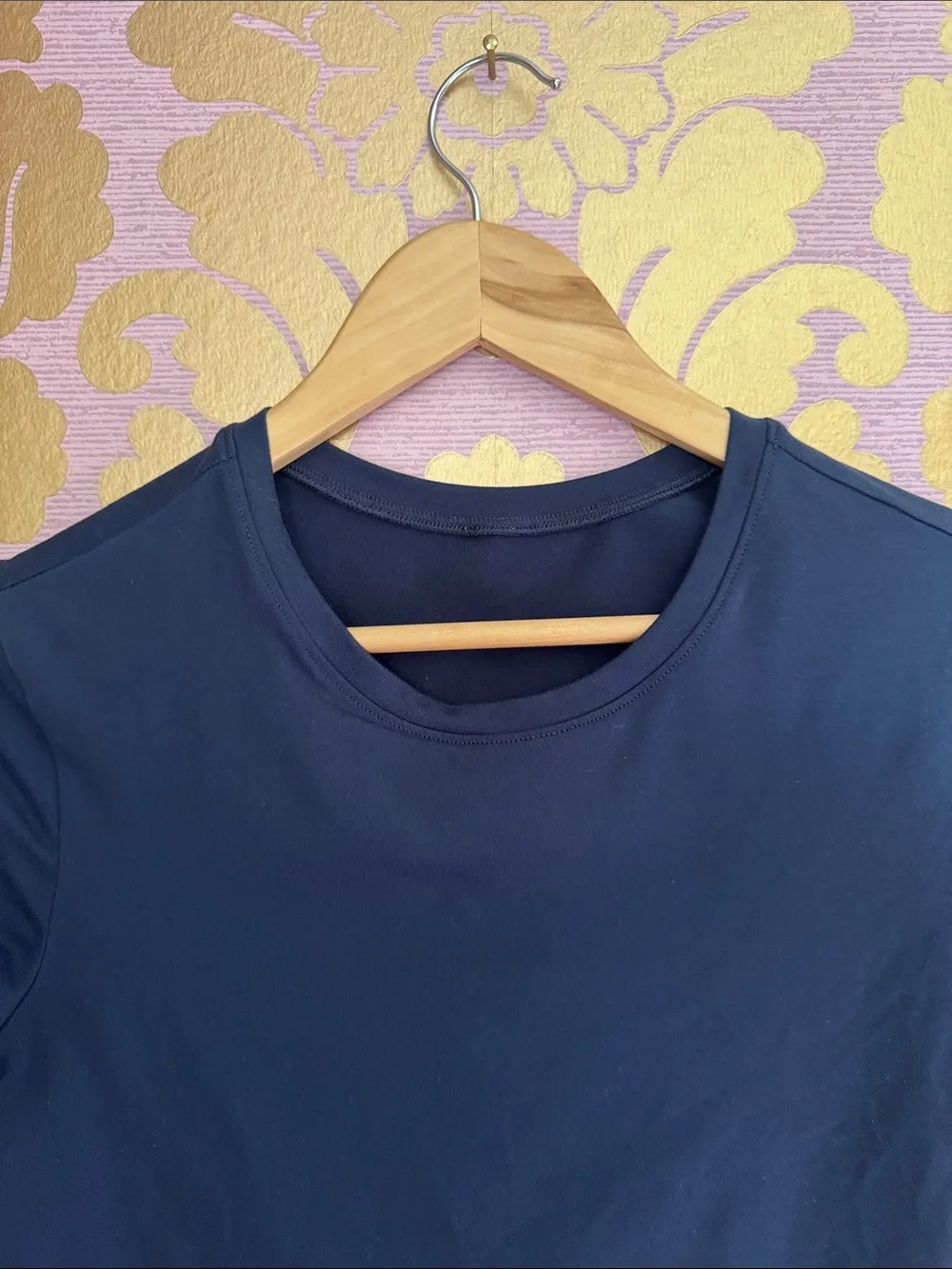 ALO Yoga Navy Short Sleeve Crop Top